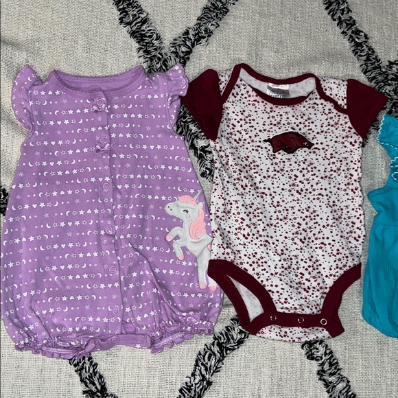 Three 3-6M Baby Shoes & Rompers Rivalry Threads Razorbacks Carters Wonder Nation - Picture 2 of 7